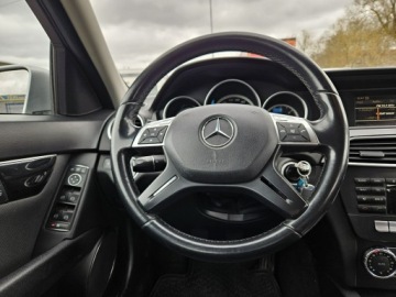 Mercedes Klasa C W204 Limuzyna 2.2 200 CDI BlueEFFICIENCY 136KM 2011 Mercedes C 220 2,2 diesel 136KM, zdjęcie 9