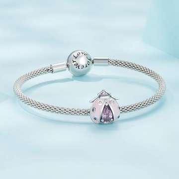G989 Różowa biedronka z kryształkami srebrny charms koralik beads