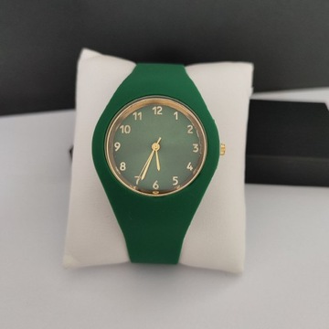 Zegarek damski zielony miękki silikonowy pasek cyfry elegancki na Prezent