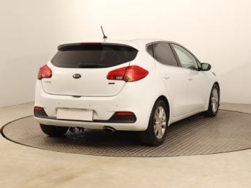 Kia Ceed I Hatchback 5d Facelifting 1.6 CRDi VGT 128KM 2012 Kia Ceed 1.6 CRDi, Klima, Klimatronic, Tempomat, zdjęcie 4