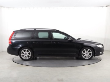 Volvo V70 III Kombi Facelifting 2.0 D4 DRIVE-E 181KM 2015 Volvo V70 D4, 178 KM, Automat, Skóra, Navi, Xenon, zdjęcie 5