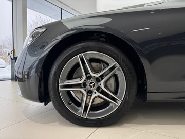 Mercedes Klasa E W213 Limuzyna Facelifting 2.0 E220d 194KM 2021 Mercedes-Benz E 220 4-Matic AMG/Avantgarde / 1 wła, zdjęcie 16