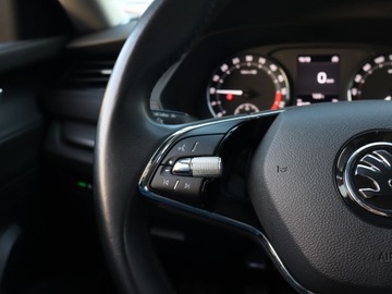 Skoda Octavia IV Liftback 2.0 TDI 150KM 2022 Skoda Octavia 2.0 TDI, Salon Polska, zdjęcie 15