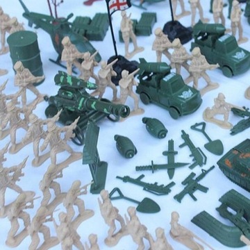 Набор игрушек времен Второй Мировой Войны, 158 шт., длина 5 см, с различными аксессуарами.