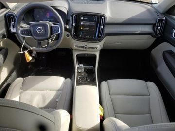 Volvo XC40 Crossover Facelifting 2.0 B5 250KM 2025 Volvo XC 40 Plus 2025 2.0 Benzyna 250KM, zdjęcie 8