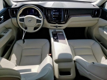 Volvo XC60 II 2022 Volvo XC 60 B5 Momentum 2022 2.0l 2.0 Benzyna 247KM, zdjęcie 8
