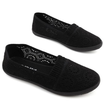 Кроссовки на шнуровке, балетки, резинка.