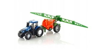 Трактор с разбрызгивателем урожая