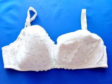 80DD UK 36DD M&S usztywniany z angielskim haftem bez fiszbin ET34894