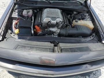 Dodge Challenger III 2016 Dodge Challenger Srt hellcat 6.2 Benzyna 707KM, zdjęcie 10