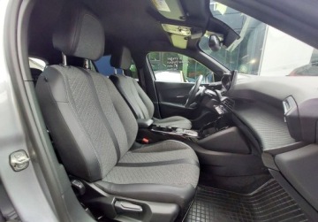 Peugeot 2008 II SUV 1.2 PureTech 130KM 2023 Peugeot 2008 Allure Lift EAT8 1.2 Benzyna 130KM, zdjęcie 1
