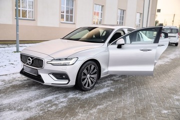 Volvo S60 II Sedan Facelifting 2.0 T4 DRIVE-E 190KM 2019 INSCRIPTION__ KAMERY 360__PANORAMA__HARMAN KARDON, zdjęcie 17