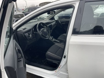 Toyota Auris II Hatchback 5d Facelifting 1.8 Hybrid 136KM 2017 Toyota Auris Hybryda Klimatronik Podgrz. Kamera, zdjęcie 7