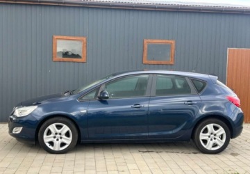 Opel Astra J Hatchback 5d 1.6 Turbo ECOTEC 180KM 2010 Opel Astra Opel Astra 1,6T 180KM, Parktronik Przod i Tyl, Oplacony, Zadbany
