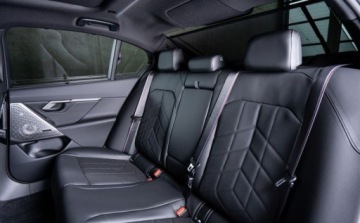 BMW Seria 5 G90-91 2026 BMW Seria 5 540d xDrive, Panorama, M sport, Pakiet Travel, Bowers, 21 cali, zdjęcie 19