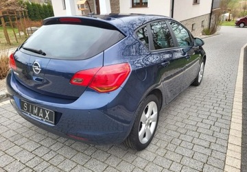 Opel Astra J Hatchback 5d 1.6 Twinport ECOTEC 115KM 2011 Opel Astra Opel Astra 1.6 115PS Dobre wyposazenie Kola Lato Zima 1.6, zdjęcie 17