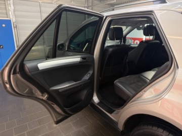 Mercedes Klasa M W164 Off-roader 3.0 V6 (320 CDI) 224KM 2008 Mercedes-Benz ML polski salon niski przebieg bogata opcja wyposazenia bezw, zdjęcie 13