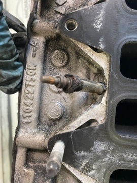 RENAULT OE 110422750R HLAVA MOTORU