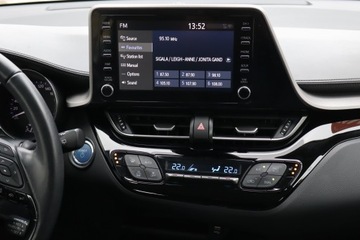 Toyota C-HR I Crossover Facelifting 1.8 Hybrid 122KM 2022 Toyota C-HR 1.8 Hybrid, Serwis ASO, Automat, zdjęcie 12