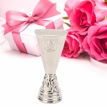 ТОЧНО МОДЕЛИРОВАННАЯ МОДЕЛЬ ФУТБОЛЬНОГО КУБКА