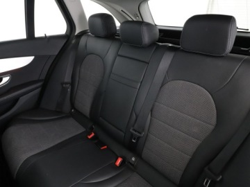 Mercedes Klasa C W205 Kombi Facelifting 1.6 180 156KM 2019 Mercedes C 180 Avantgarde automat panorama navi, zdjęcie 16