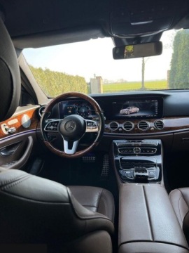 Mercedes Klasa E W213 Limuzyna 2.9 350d 286KM 2019 Mercedes-Benz Klasa E 2.9 diesel 286KM 2019r 1 właściciel, ASO bezwypadkowy, zdjęcie 6