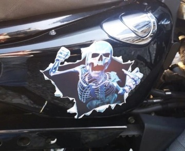 Скелет, череп, дырка, трахни мотор с наклейкой на танке