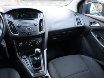 Ford Focus III Hatchback 5d facelifting 1.5 TDCi 95KM 2017 Ford Focus 1.5 TDCi, Salon Polska, Klima, zdjęcie 7