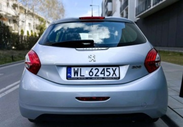 Peugeot 208 I Hatchback 3d 1.2 VTI 82KM 2013 Peugeot 208 Czujniki Kamera niski przebieg Warszawa 1.2 Benzyna 82KM, zdjęcie 26