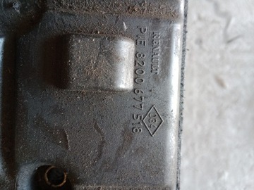 RENAULT OE 8200677518 KRYT VENTILU