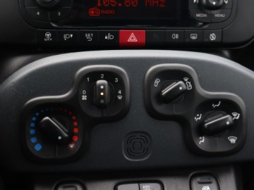 Fiat Panda III Hatchback 5d seria 3 1.2 69KM 2020 Fiat Panda 1.2, Salon Polska, GAZ, VAT 23%, Klima, zdjęcie 14