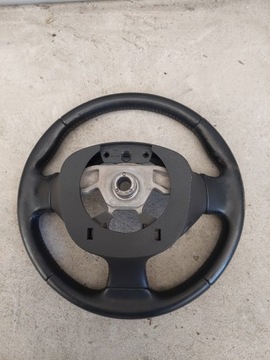 JUKE I F15 VOLANT KŮŽE PĚKNÝ