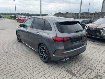 Mercedes Klasa B W247 Sports Tourer Facelifting 2.0 220 190KM 2023 Mercedes B 220 AMG line Automat 4Matic Kamery360