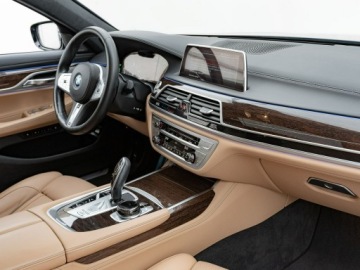 BMW Seria 7 G70 2022 BMW 745 PY13616#745Le xDrive Ambient K.cofania, zdjęcie 34