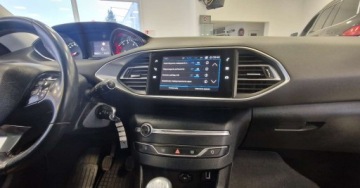 Peugeot 308 II SW Facelifting 1.5 BlueHDI 102KM 2019 Peugeot 308 T9 SW 1.5 BlueHDi 102KM LED 1.5 Diesel 102KM, zdjęcie 19