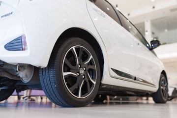 Toyota Yaris III Hatchback 5d Facelifting 2017 1.5 Hybrid 100KM 2018 Toyota Yaris Hybrid 100 Selection 1.5 Hybryda 100KM, zdjęcie 22