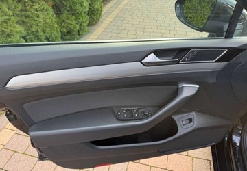 Volkswagen Passat B8 Variant 2.0 TDI BlueMotion SCR 150KM 2018 Volkswagen Passat Volkswagen Passat 2.0 TDI BMT SCR Comfortline DSG7 2.0, zdjęcie 19