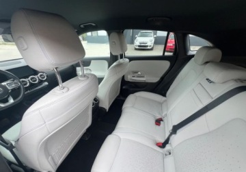 Mercedes EQA SUV 250 190KM 2021 Mercedes-Benz EQA Kamera Wirtualny kokpit Nawigacja Elektryczny 190KM, zdjęcie 29