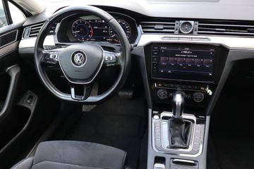 Volkswagen Passat B8 Limousine 1.8 TSI BlueMotion Technology 180KM 2018 VW Passat 1.8 TSI, Salon Polska, GAZ, Automat, zdjęcie 6