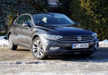 Volkswagen Passat B8 Variant Facelifting 2.0 TDI SCR 150KM 2022 Volkswagen Passat Bezwypadek, B8, 2022, 2.0 TDI 150KM, DSG, Kamera, BDB, F, zdjęcie 1