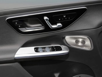 Mercedes GLC C254/X254 Coupe 2.0 220d 197KM 2026 GLC Coupe 220 d 4-Matic AMG Line 2.0 (197KM) 2026, zdjęcie 8