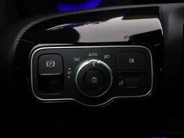 Mercedes CLA C118/X118 Shooting Brake Facelifting 1.3 200 163KM 2023 Mercedes CLA 200 automat full LED skóra/alcantara, zdjęcie 34