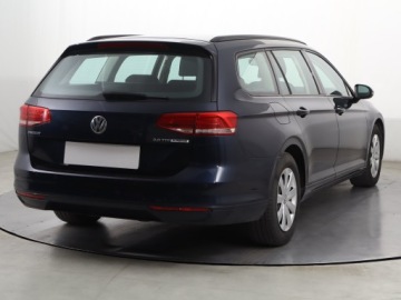Volkswagen Passat B8 Variant 2.0 TDI BlueMotion SCR 150KM 2016 VW Passat 2.0 TDI, Salon Polska, Serwis ASO, zdjęcie 4