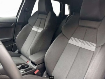 Audi A3 8Y Sportback Facelifting 1.5 35 TFSI 150KM 2025 AUDI A3 35 TFSI S Line Sportback Hatchback 1.5 (150KM) 2025, zdjęcie 3