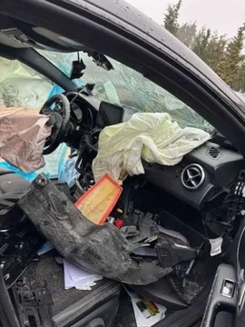 Mercedes CLA C117 Coupe Facelifting 1.6 180 122KM 2016 Mercedes-Benz CLA 1.6 Benzyna 122KM, zdjęcie 6