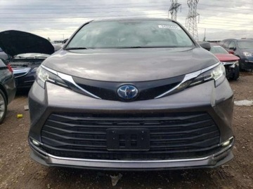 Toyota Sienna III 2022 Toyota Sienna 2022, 2.5L, 4x4, od ubezpieczalni 2.5 Benzyna 245KM, zdjęcie 2