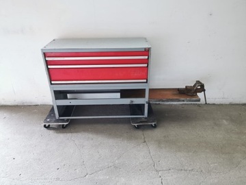 Стоянка для сервисных автомобилей, структура обслуживания мастерских IMADŁO WURTH