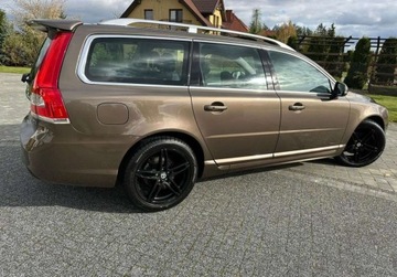 Volvo V70 III Kombi Facelifting 2.0 D4 DRIVE-E 181KM 2015 Volvo V70 2.0D4 Summum Full Opcja Xenon Szyber Nordic Serwis Zadbane 1-wla, zdjęcie 8