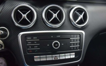Mercedes Klasa A W176 Hatchback 5d Facelifting 180 122KM 2017 Mercedes-Benz Klasa A 1.6B 2017r Navi PDC Grzane Fotele Sprowadzony Oplaco, zdjęcie 25