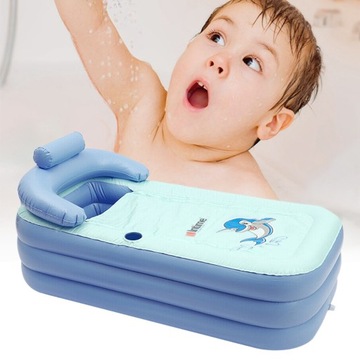 Синяя складная надувная ванна для взрослых.